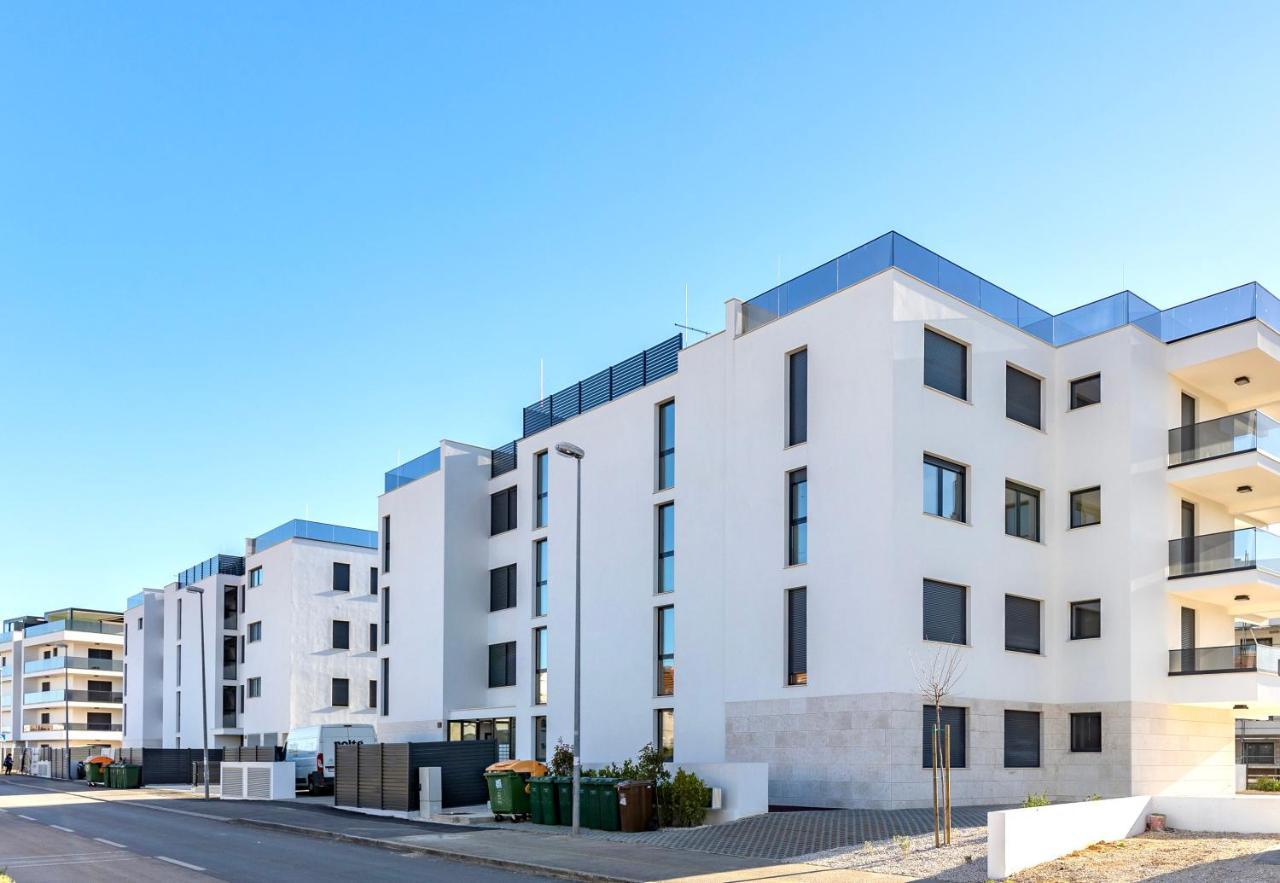 Modern Mediterranean Luxury Apartament